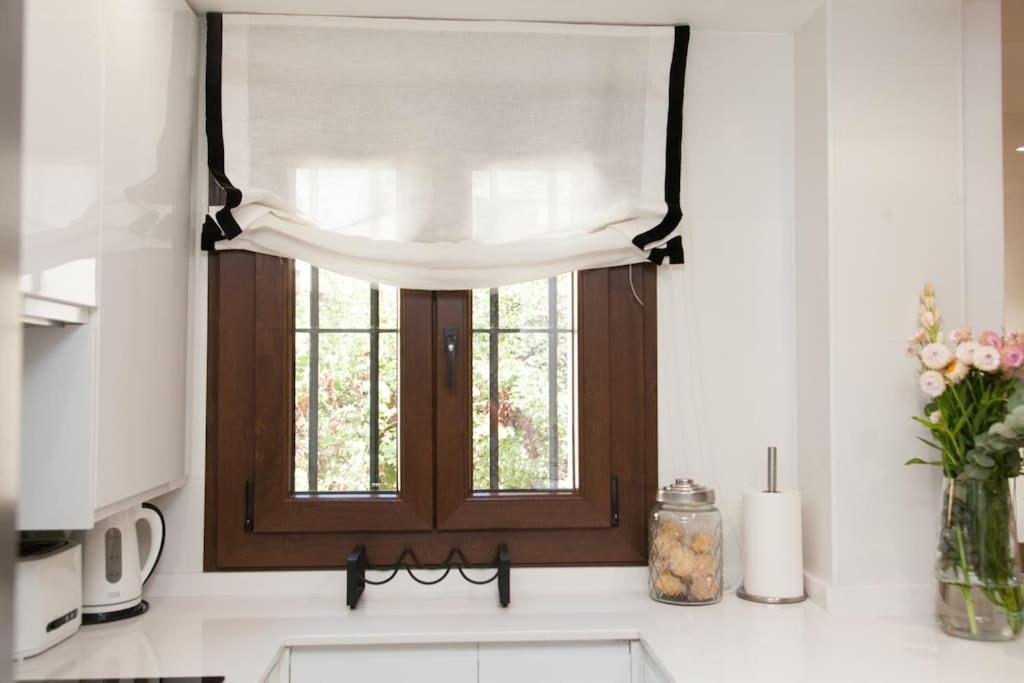 Modern & Nice Apartment. Old Town. Private Parking Σεβίλλη Εξωτερικό φωτογραφία