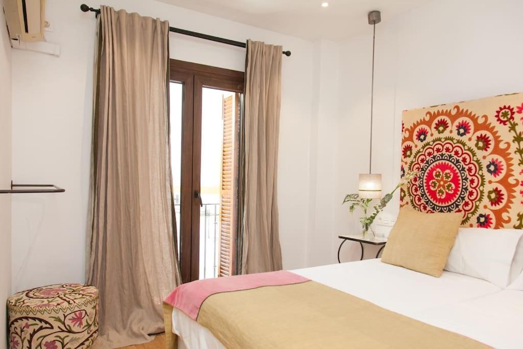 Modern & Nice Apartment. Old Town. Private Parking Σεβίλλη Εξωτερικό φωτογραφία