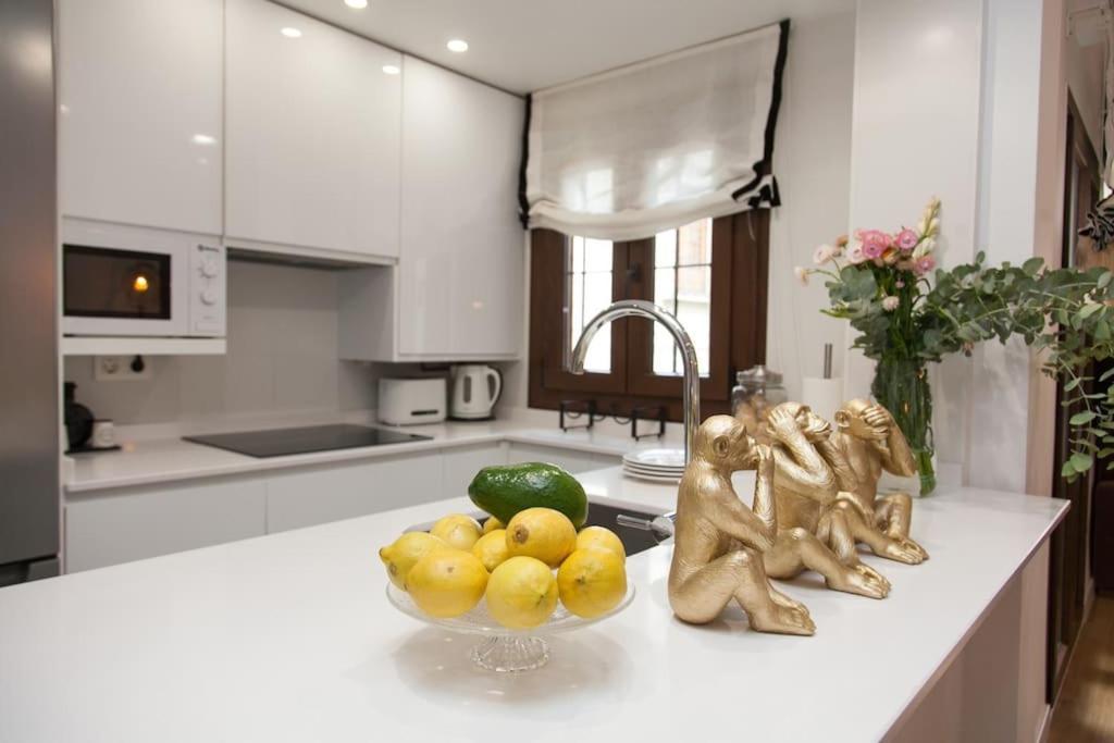 Modern & Nice Apartment. Old Town. Private Parking Σεβίλλη Εξωτερικό φωτογραφία