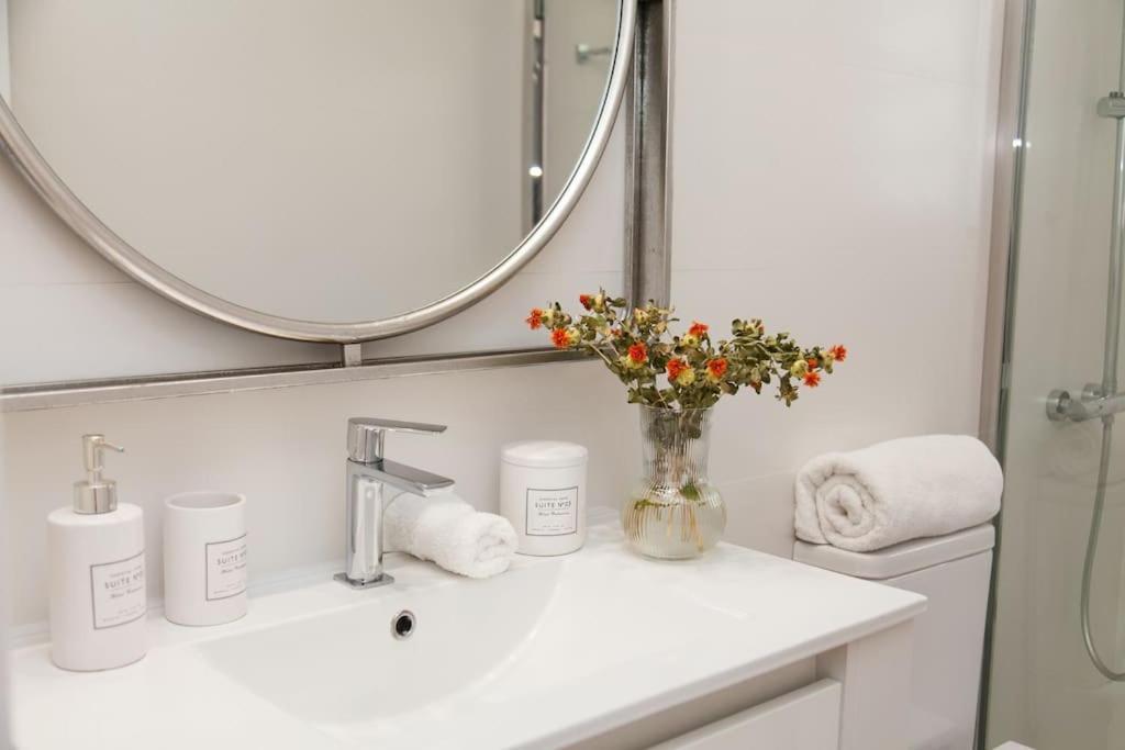 Modern & Nice Apartment. Old Town. Private Parking Σεβίλλη Εξωτερικό φωτογραφία